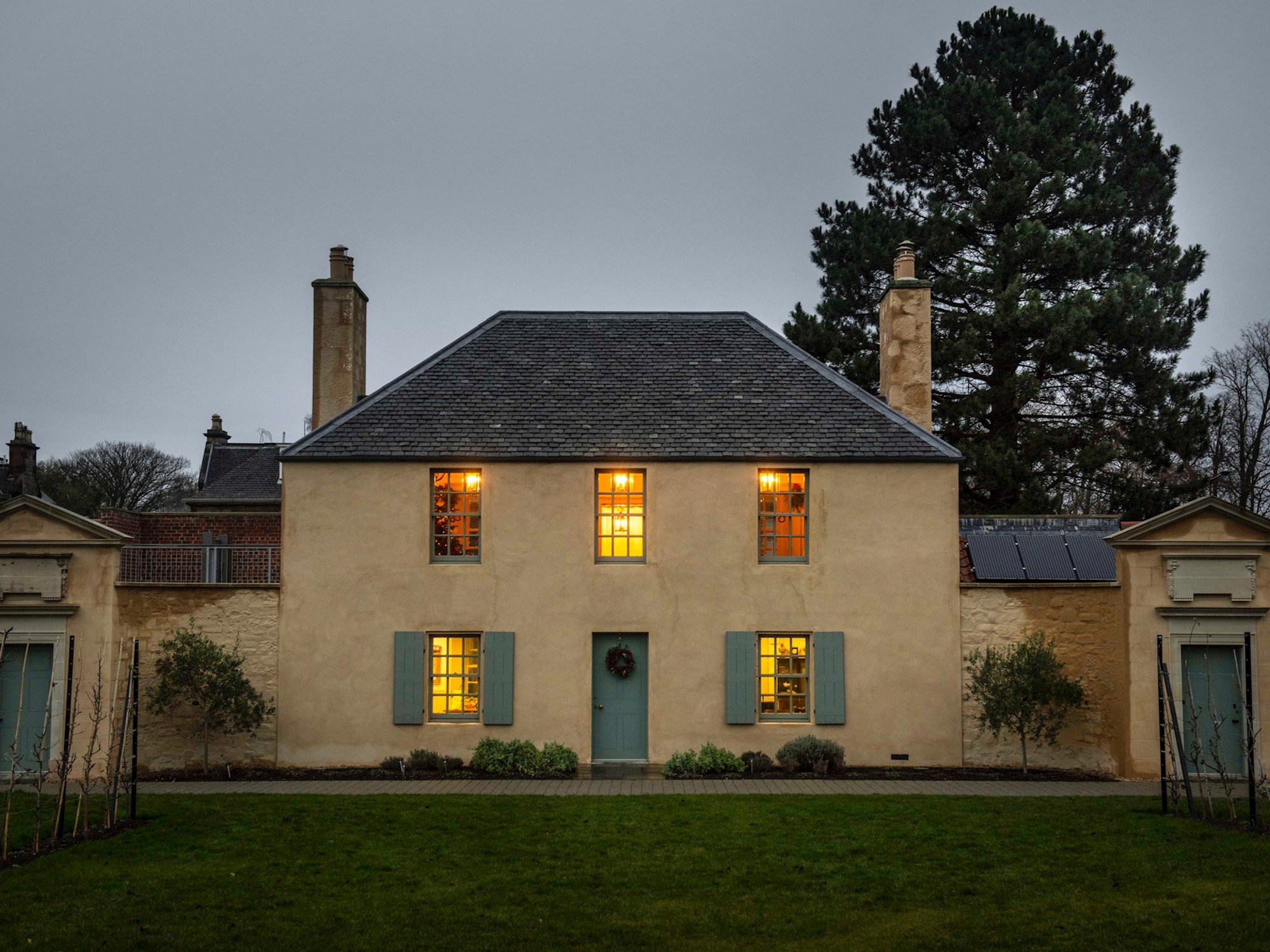 The Botanic Cottage at dusk